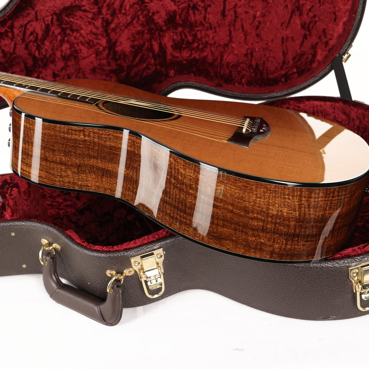 Taylor Custom Shop Grand Concert 12-Fret Western Red Cedar and Laurelwood 2015