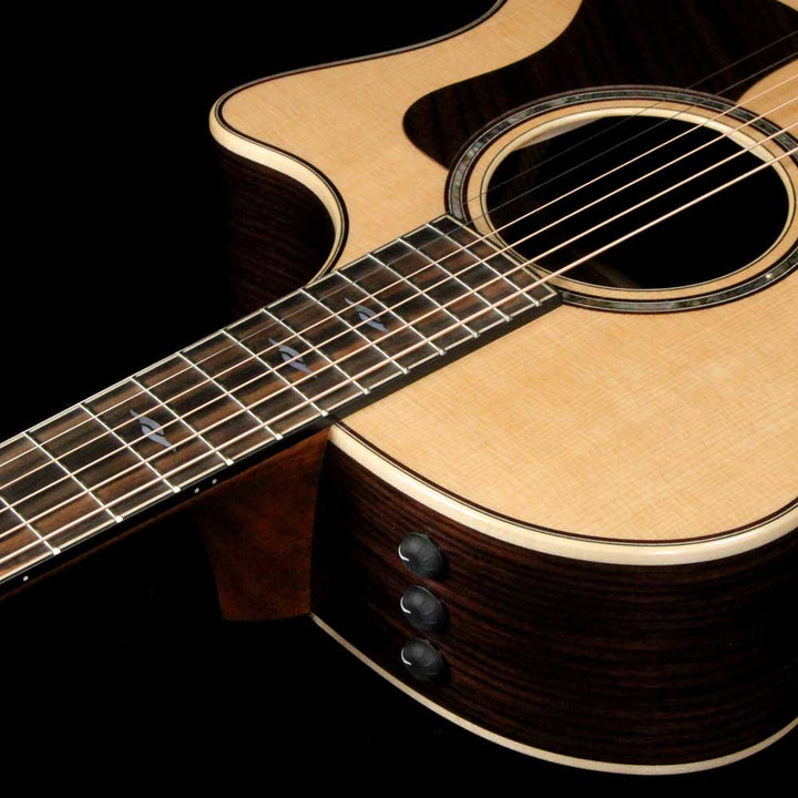 Taylor 814ce DLX Grand Auditorium Acoustic-Electric Natural