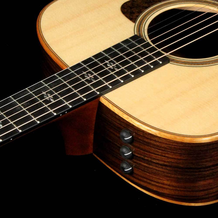 Taylor 710e Dreadnought Acoustic-Electric 2017