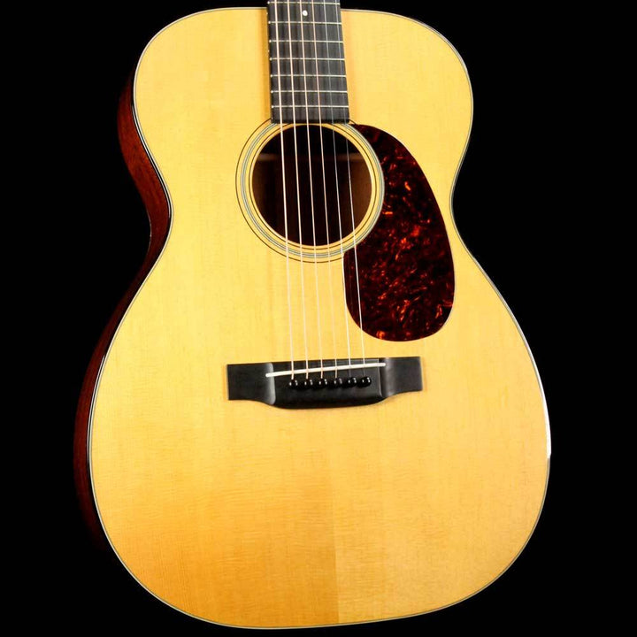 Martin 00-18V Acoustic Natural 2015