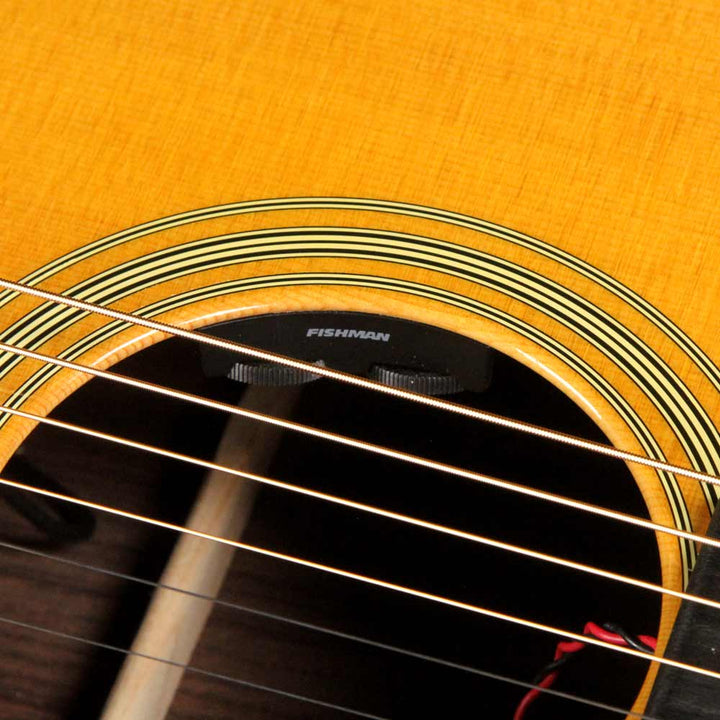 Martin OM-28 Acoustic-Electric Natural 2015